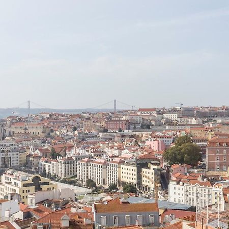 Stroll To Coffee Shops Near A Renovated Hillside Apartment In Graca Lisboa المظهر الخارجي الصورة