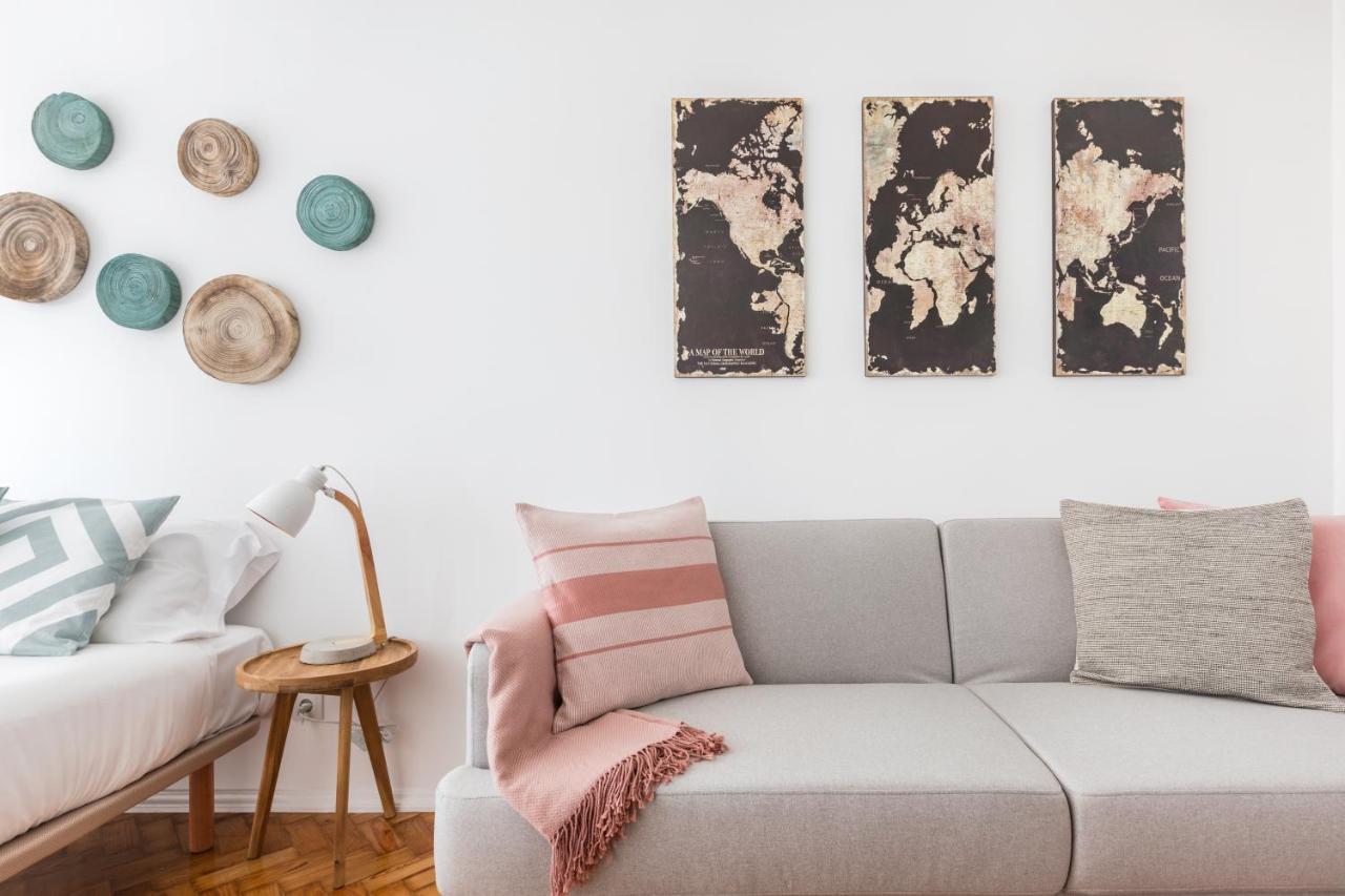 Stroll To Coffee Shops Near A Renovated Hillside Apartment In Graca Lisboa المظهر الخارجي الصورة